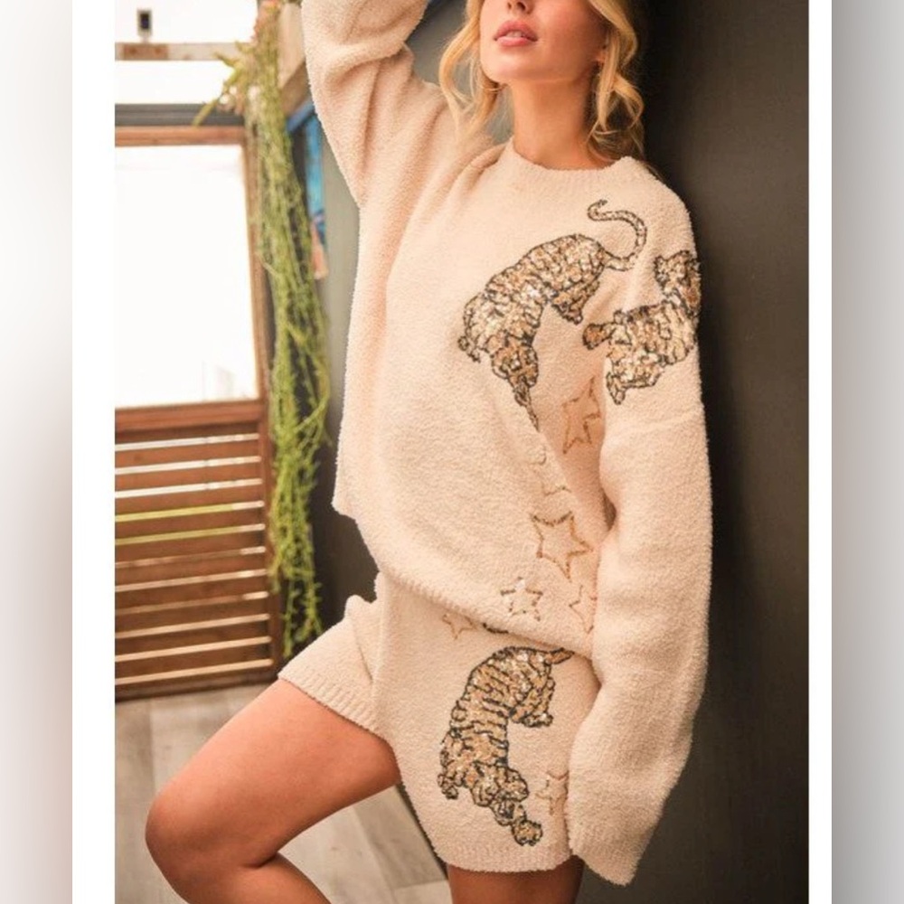BlueB Collection, Cream Knit Tiger Sequin Lounge Set, Size M | 0808